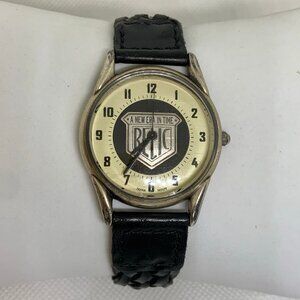 Vintage relic wrist watch silver tone 35mm round case quartz analog dial running